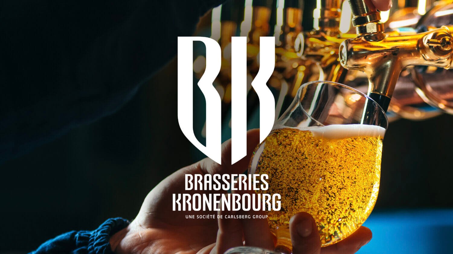 logo Kronenbourg SAS fond image bière à la pression